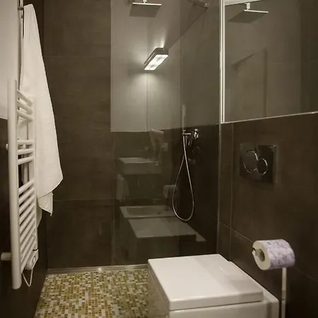 Dimora Mefite-camere Con Bagno Privato E Self Check-in בית הארחה