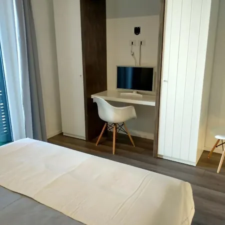 Dimora Mefite-camere Con Bagno Privato E Self Check-in בית הארחה מטרה