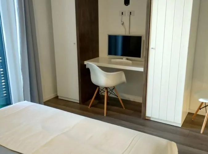 Dimora Mefite-camere Con Bagno Privato E Self Check-in Πανσιόν Ματέρα